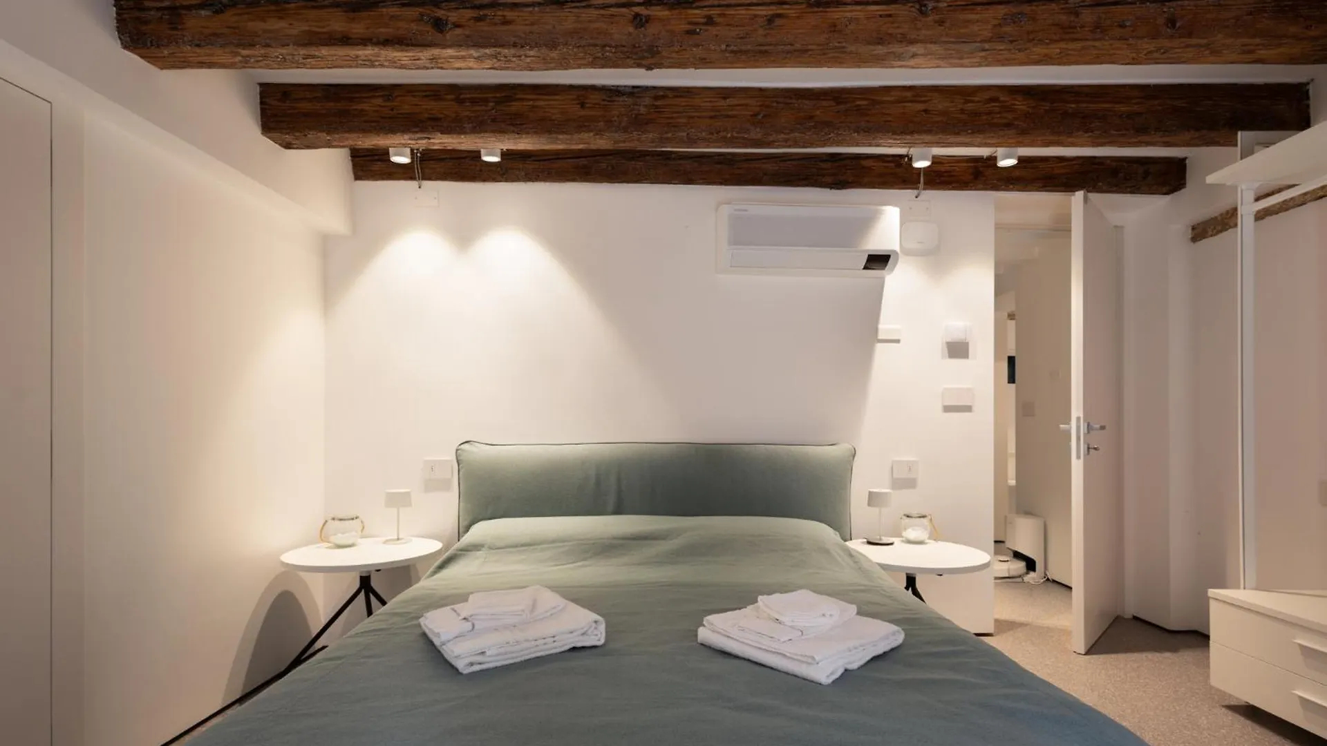 Peggy'S Retreat Luxbotiquehome ~ Wifi + Patio Venedig
