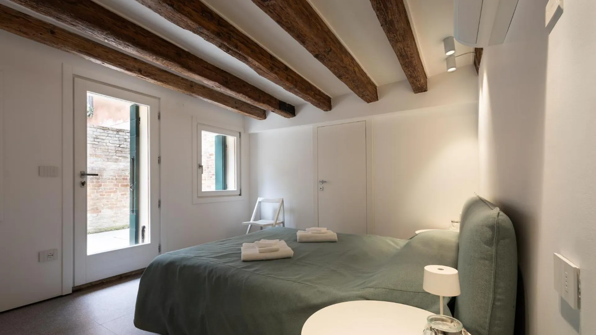 Apartment Peggy'S Retreat Luxbotiquehome ~ Wifi + Patio Venedig Italien